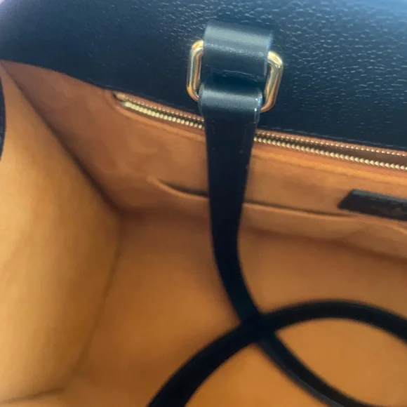 Louis Vuitton Black Monogram ONTHEGO MM Tote - Picture 5 of 16